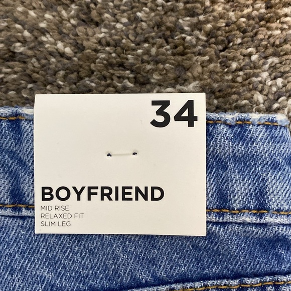 Forever 21 Boyfriend Jeans Heavy Distressed Unfinished Hem Sz 34 NWT - Picture 6 of 7